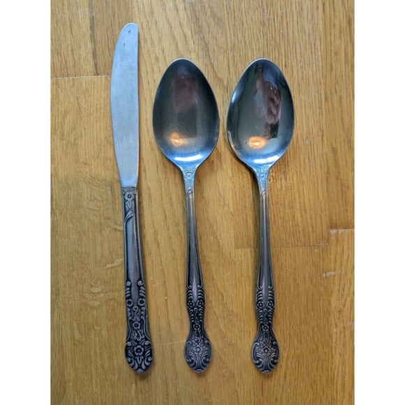 Vintage National Stainless NST2 Flatware 2 Oval Place Spoons 1 Knife - Picture 1 of 4